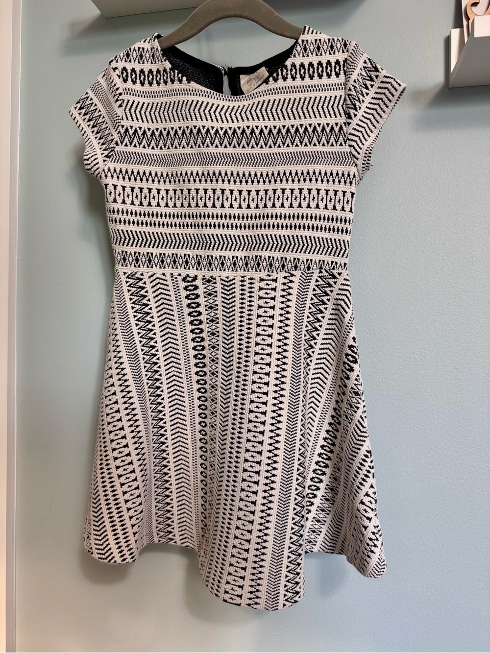 Zara Black and White Patterned Fit-and-Flare Dress Size 6